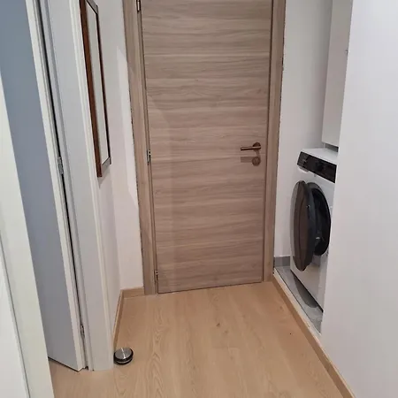 Apartma Danica *
